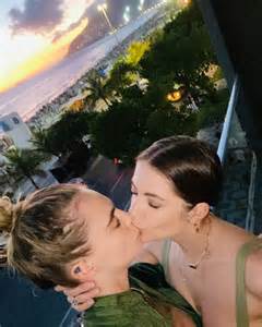 Ashley Benson And Cara Delevingne Lesbian Kiss 2 Photos Thefappening