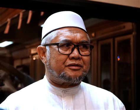 Saat ini aku merupakan mahasiswi tingkat akhir di salah satu universitas ternama di bandung. AR RISALAH الــرســالـة: Pas yakin UMNO tak ketepikan ...