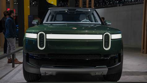 See Rivian R1t Pickup Truck And R1s Electric Suv Side By Side Insideevs