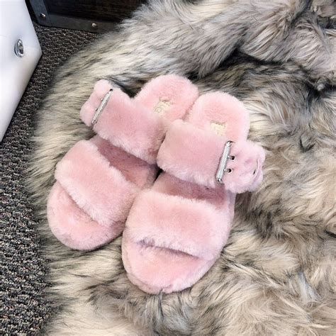 Size6 ， Light Pink， For Women ， New Ugg Fuzz Yeah Womens Sheepskin