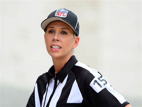 Sarah Thomas Nfls 1st Female Referee Wants To Be Viewed Just As An