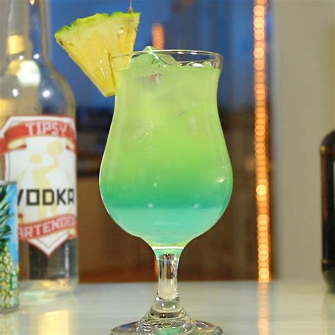 Tropical Breeze Cocktail Recipe Recipe Tipsy Bartender Hpnotiq