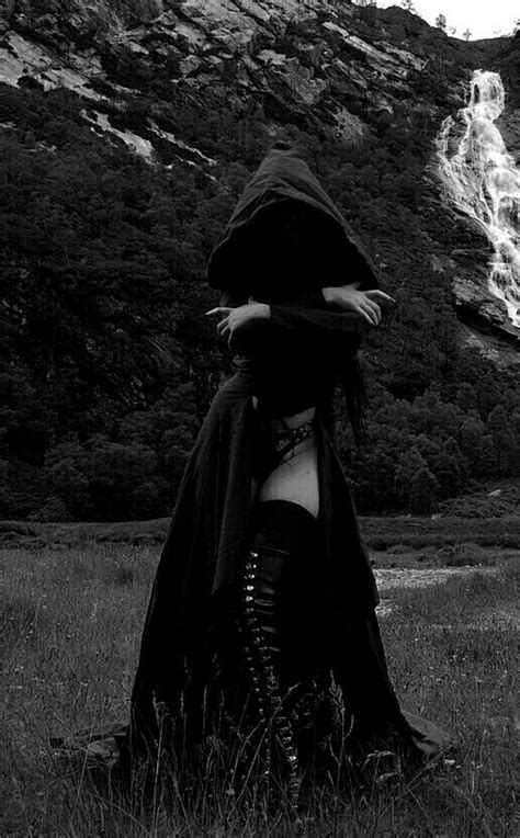 imagens 2 gothic photography dark witch queen aesthetic
