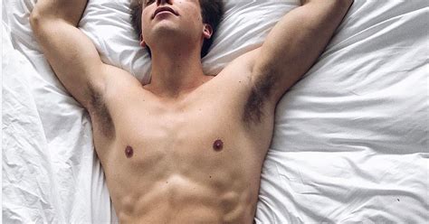 Und worauf stehen sie nicht wirklich? Männer im Bett richtig scharf machen: So geht's!