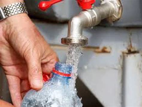Aguas Andinas anunció corte de suministro de agua potable en Chicureo
