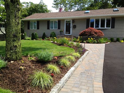 Ranch House Driveway And Front Entry Paving Installation Contemporary