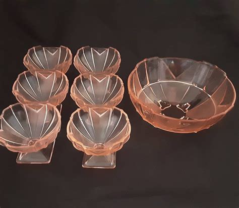 Art Deco Pink Glass Bowl And Dessert Ice Cream Bowls Etsy Uk Glass Dessert Bowls Glass