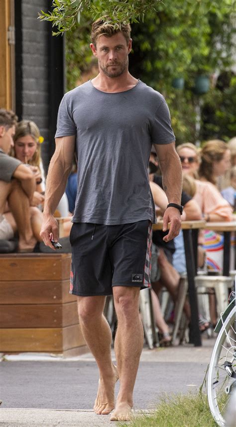 Chris Hemsworth And Elsa Pataky Spotted Going Barefoot For Breakfast In Byron Bay Gotceleb