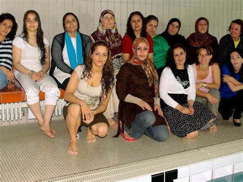 Muslimische Frauen Lernen Schwimmen Bad Krozingen Badische Zeitung