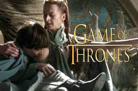 Kate Dickie Game Of Thrones Breastfeeding