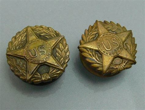 Vintage Pair Wwi Ushonorable Discharge Bronze Lapel Pin