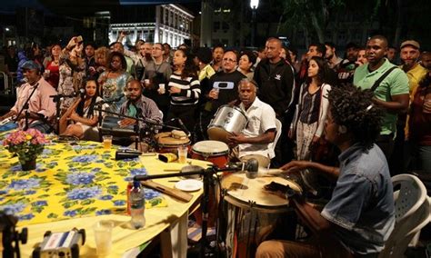 As 100 músicas brasileiras mais tocadas. Pin de Zilda Moschkovich em Documentário Viuvas do Samba Hysteria | Samba, Samba de roda, Roda ...