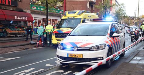 De amsterdamse driehoek laat weten in de nacht van vrijdag op zaterdag met elkaar te hebben gesproken over de de steekpartij had plaats in en nabij de ferdinand bolstraat in de wijk de pijp. Drie verdachten aangehouden voor fatale steekpartij ...