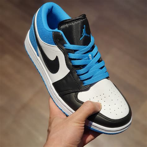 Giày Nike Air Jordan 1 Low Se Laser Blue Hands Sneaker