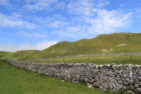 Shorkley Hill Area And Dry Stone Walls Stock Image Image Of Gordale
