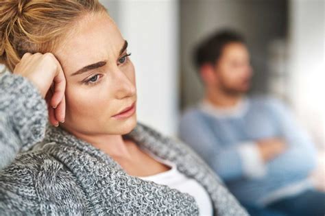 8 Signs A Long Term Relationship Is Ending