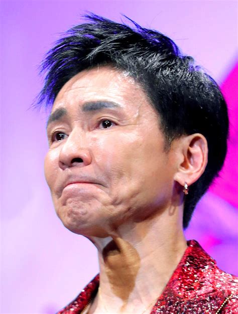 郷ひろみが涙「50年も支えてくれてありがとう」午後5時50分に開始！ファン50人参加の50周年式典 スポーツ報知