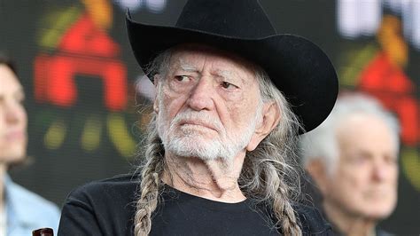 Willie Nelson Has Been Arrested More Times Than Youd Think