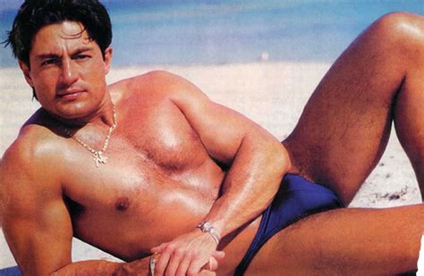 Los Famosos Al Desnudo Fernando Colunga