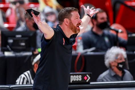 Texas Tech Coach Chris Beard Ejected For Pitching Fit In Loss Insidehook