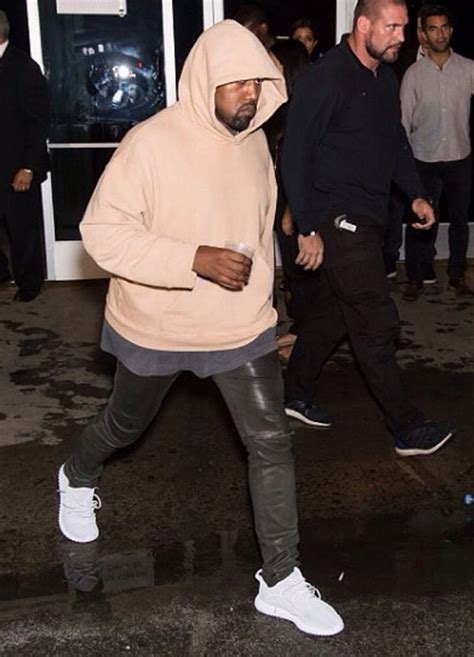 Kanye West Dévoile Les Adidas Yeezy 350 Boost Silver Le Site De La
