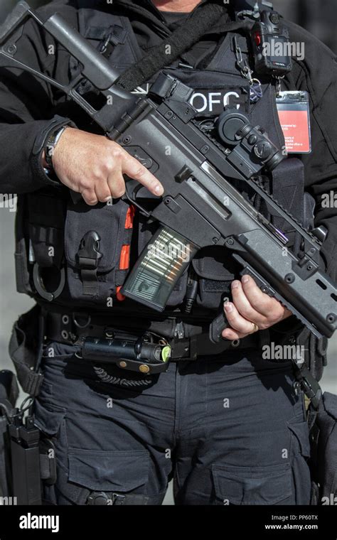 Police Firearms Uk Stock Photos And Police Firearms Uk Stock Images Alamy