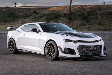 850 Horsepower 2018 Camaro Zl1 1le A Menace On The Street And Track