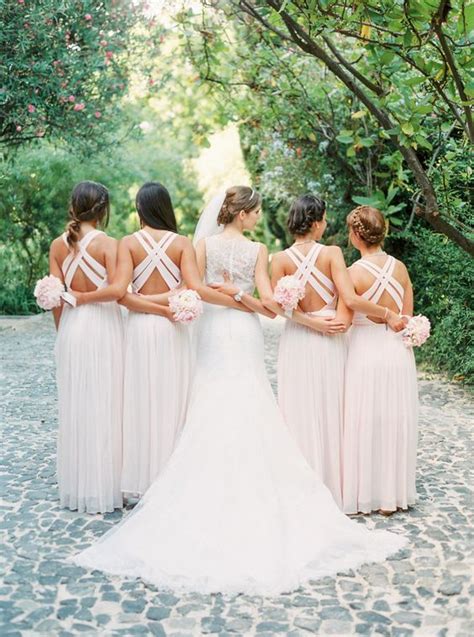 idées de photos à prendre pour la mariée et ses demoiselles d honneur custom bridesmaid dress