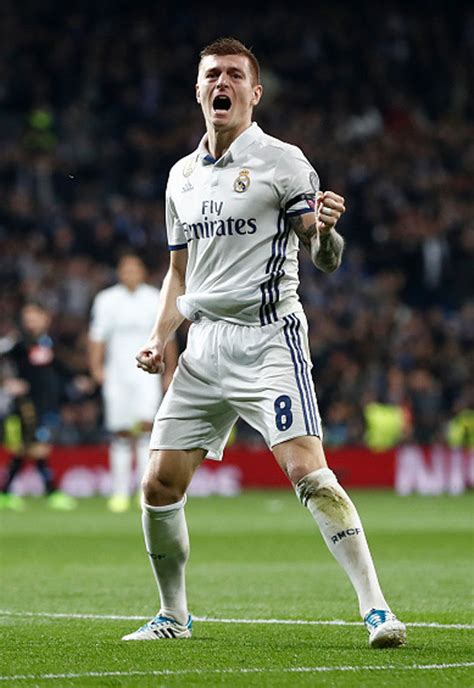 Real Madrid 3 1 Napoli Zinedine Zidane Praises Toni Kroos After
