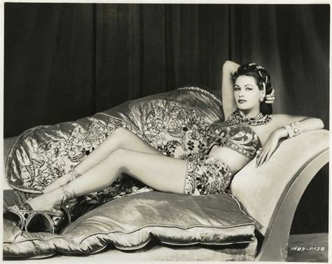 Nude Pictures Of Yvonne De Carlo Are Really Epic The Viraler