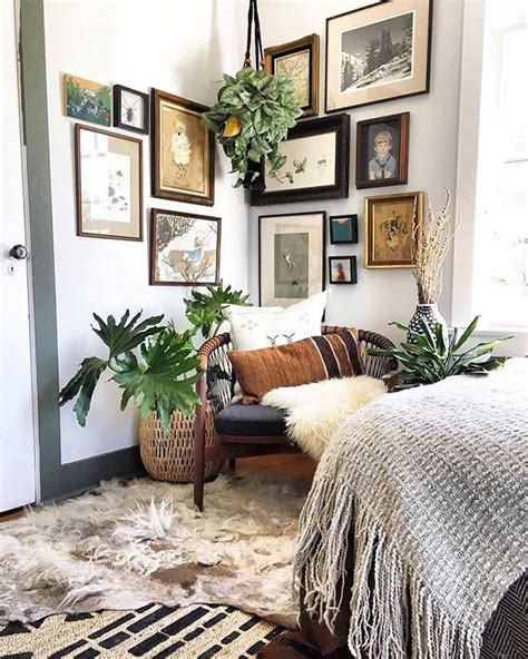 The perfect gallery wall reading nook. | Corner wall decor, Gallery ...