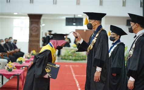 Wisuda Sarjana Dan Ahli Madya Ke 60 Dan Informasi Akademik Untidar 2022