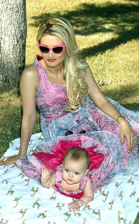 Holly Madison And Daughter Aurora Wear Matching Dresses E Online Au