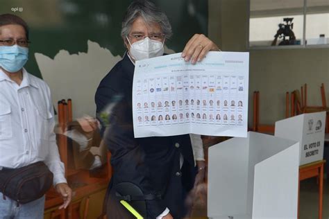 Tomada de twitter.com/lassoguillermo esta ocasión también se activará la plataforma denominada 'compromiso ecuador 2021', pero como tampoco atendió a las llamadas. Guillermo Lasso asegura que ganará la presidencia de ...