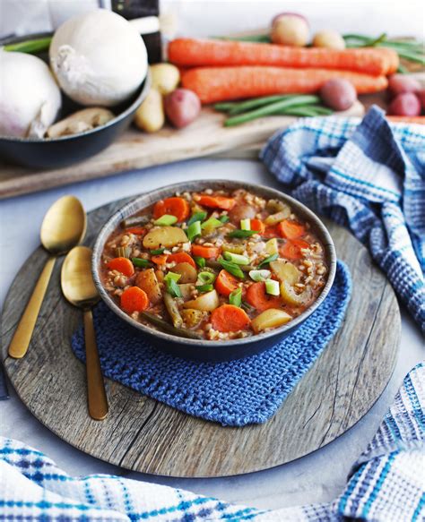 instant pot hearty vegetable and brown rice soup — yay for food