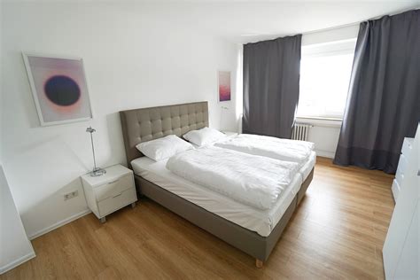 The post reported that some apartments broke apart, with the master bedrooms falling. Komplett neu: beste Ausstattung in Wohnung mit 3 ...