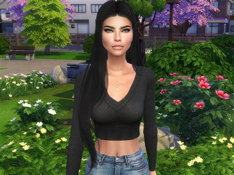 Sims 4 Adriana Skin