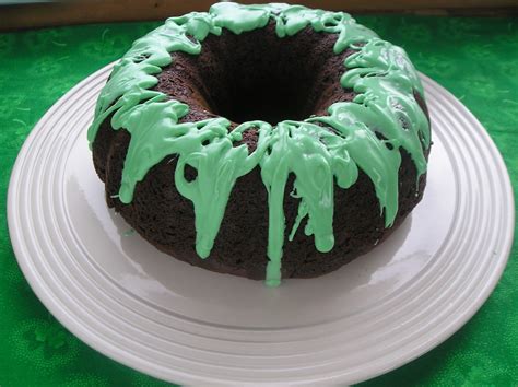 Top this delicious chocolate cake with purchased or homemade chocolate glaze, or dust with confectioners' sugar. Chocolate Mint Bundt Cake ~ Edesia's Notebook