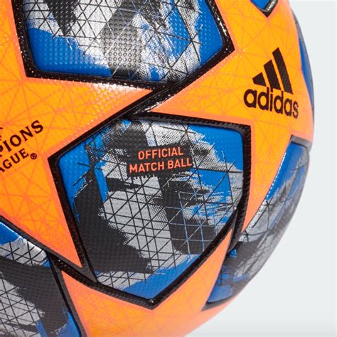Les billets pour les matchs de la ligue des champions dans les plus grands clubs peuvent toutefois être considérés comme de la poussière d'or, nécessitant souvent d'être présents à d'autres jeux pour. adidas présente le ballon officiel de la Ligue des ...