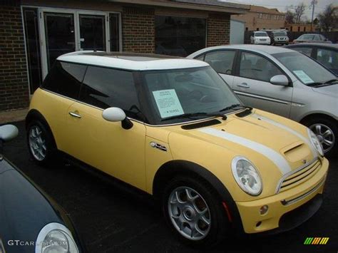 2002 Liquid Yellow Mini Cooper S Hardtop 23729394 Photo