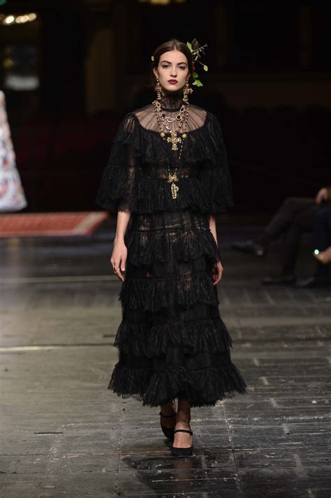 Dolce Gabbanas Alta Moda Collection Gets A Standing Ovation At La