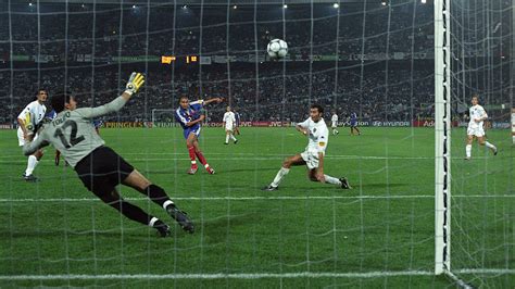 Kostenlose lieferung für viele artikel! Euro "Golden Goal" beschert Frankreich den EM-Titel - DER ...