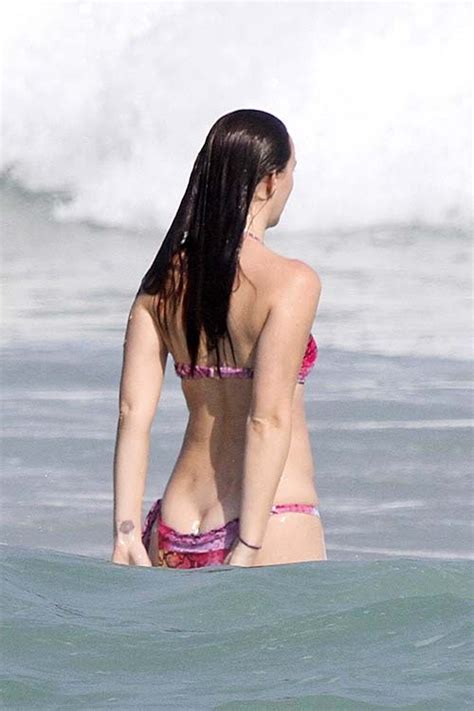 Leighton Meester Exposing Fucking Sexy Body And Hot Ass In Bikini Porn