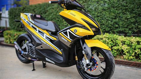 Yamaha aerox 155 vva tipe r terdapat sedikit perubahan dari aerox sebelumnya. Yamaha NVX 155 màu vàng Bumblebee độ 'khủng'