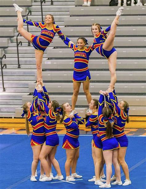 Roxana Senior High Varsity Cheerleading Team Wins Big At Ihsa State