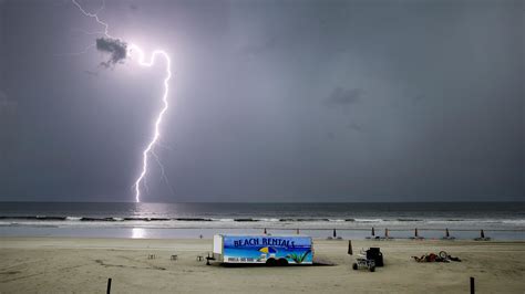 Lightning Strikes Injures 2 Men Leaving Clearwater Beach