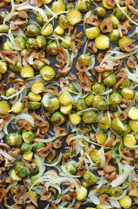 Agrega una pequeña cantidad de agua y sal y ponlos a cocinar. Salmón con coles de bruselas y champiñones | Receta (con ...