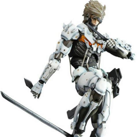 Play Arts Kai Metal Gear Rising Revengeance Raiden White Armour