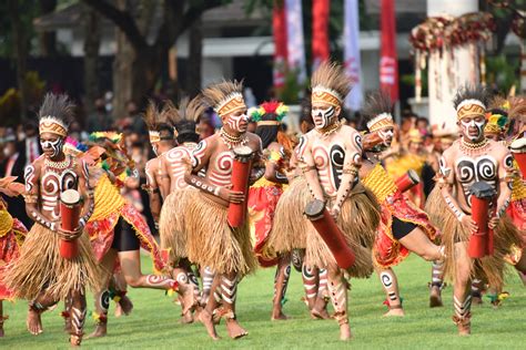 sekretariat kabinet republik indonesia cultural parade enlivens indonesian independence day