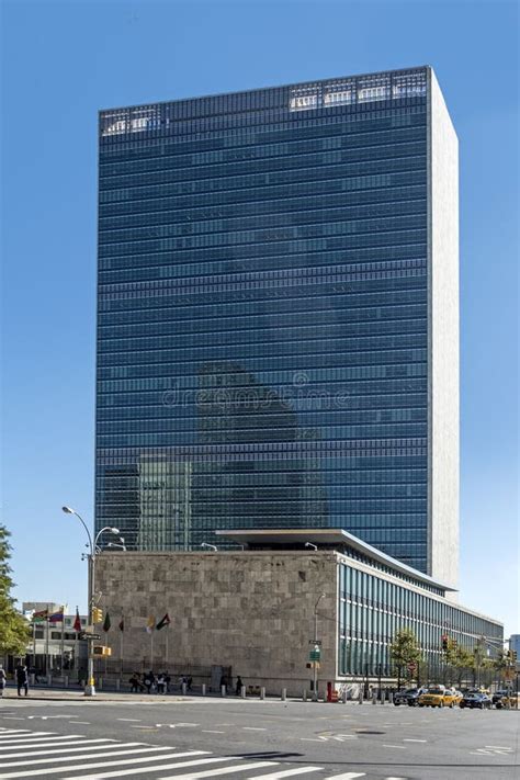 Edificio De Las Naciones Unidas En Nueva York Con Fachada De Ventana